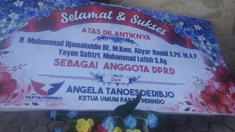 Foto Karangan Bunga dari Angela Tanoesoedibjo selaku Ketua Umum Partai Perindo, Mengenai Ucapan Selamat atas Pengucapan Sumpah & Janji Anggota DPRD Lotim Periode 2024-2029 (Sumber: Dok. Pribadi)